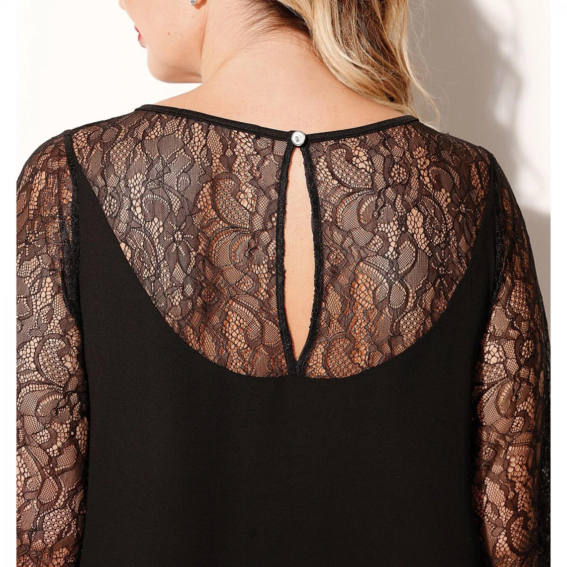 Robe Col Bateau Avec Dentelle Devant Et Dos Manches 3/4 évasées Grandes Tailles Femme - Noir | 3 SUISSES 4 Robe Col Bateau Avec Dentelle Devant Et Dos Manches 3/4 évasées Grandes Tailles Femme - Noir | 3 SUISSES – Image 2