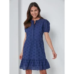 Robe à Manches Courtes Brodée Suisse Avec Doublure | 3 SUISSES -Promos Robe Mirage Magasin robe a manches courtes brodee suisse avec doublure 3515130 7008498 98 1140x1140