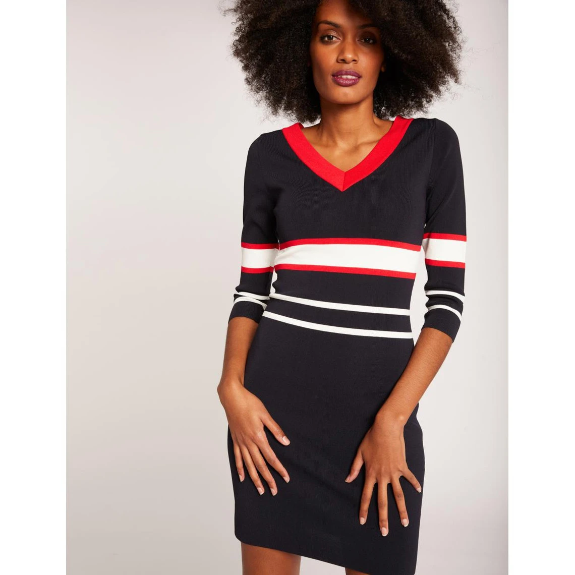 MORGAN Robe Ajustée Bandes Contrastantes Col V | Robe Courte 3 SUISSES 3 MORGAN Robe Ajustée Bandes Contrastantes Col V | Robe Courte 3 SUISSES