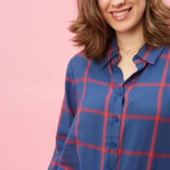 Robe-chemise Manches Longues Ceinture à Nouer à Carreaux Grandes Taille Femme - Carreaux Rouge | 3 SUISSES -Promos Robe Mirage Magasin robe chemise manches longues ceinture a nouer a carreaux grandes taille femme carreaux rouge 1051741 3 1140x1140