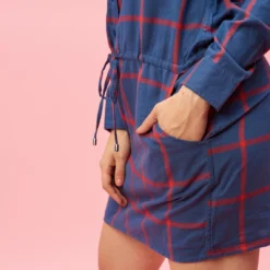 Robe-chemise Manches Longues Ceinture à Nouer à Carreaux Grandes Taille Femme - Carreaux Rouge | 3 SUISSES -Promos Robe Mirage Magasin robe chemise manches longues ceinture a nouer a carreaux grandes taille femme carreaux rouge 1051741 4 1140x1140