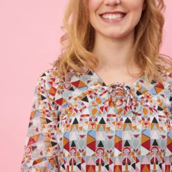 Robe Courte Imprimée Col V Et Cordons Manches Longues élastiquées Femme - Imprimé Beige | 3 SUISSES -Promos Robe Mirage Magasin robe courte imprimee col v et cordons manches longues elastiquees femme imprime beige 1051695 4 1140x1140