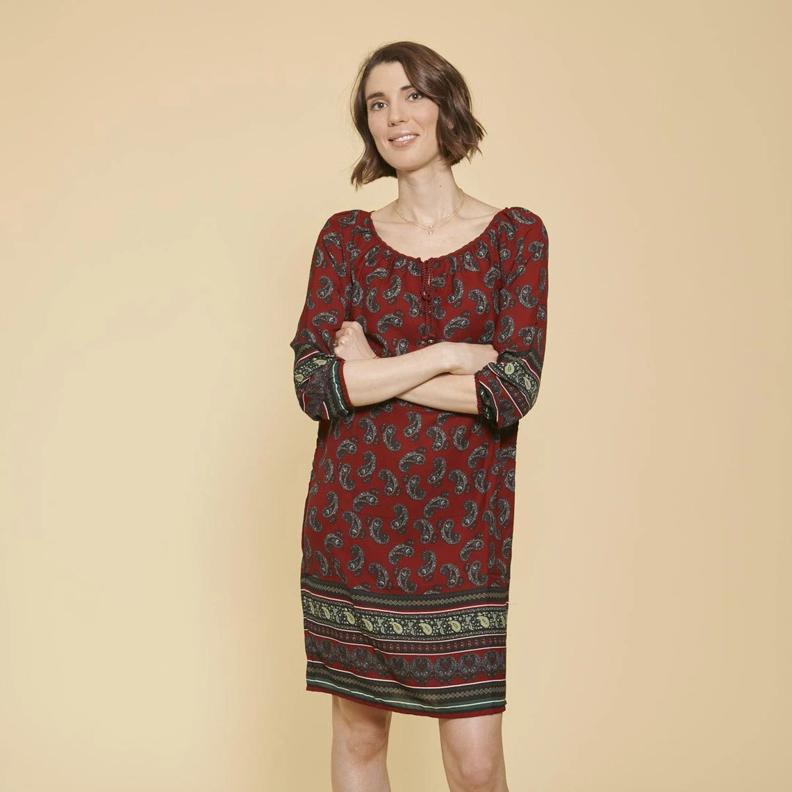 Robe-tunique Col Caftan Avec Dentelle Manches 3/4 élastiquées Femme - Grenat | 3 SUISSES 4 Robe-tunique Col Caftan Avec Dentelle Manches 3/4 élastiquées Femme - Grenat | 3 SUISSES – Image 2